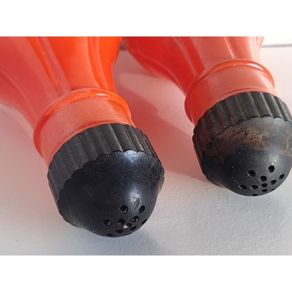 Vintage Anchor Hocking Tall 5" Orange Salt & Pepper Shakers - Picture 5 of 6